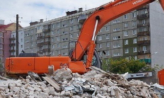 Вывоз строительного мусора с участка в Новоалтайске недорого от 1550 руб. | 2Землекопа-Нвл