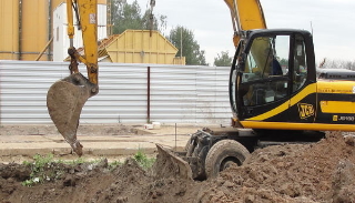 Выкопать яму экскаватором в Новоалтайске от 930 руб. - 2Землекопа-Нвл